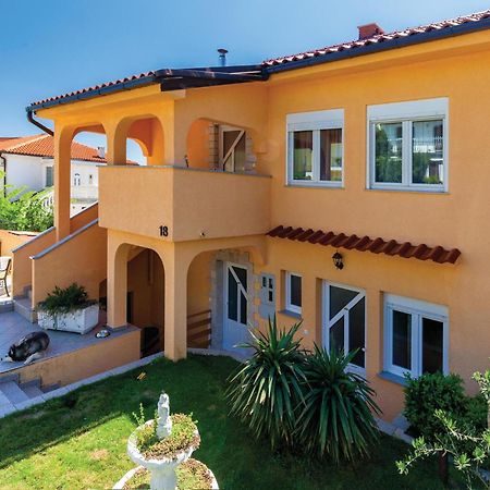 Beautiful Apartment In Crikvenica With Kitchen מראה חיצוני תמונה