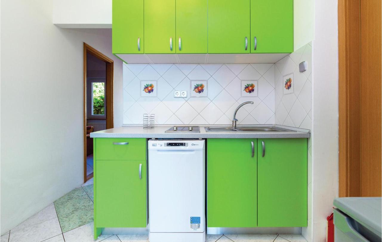 Beautiful Apartment In Crikvenica With Kitchen מראה חיצוני תמונה