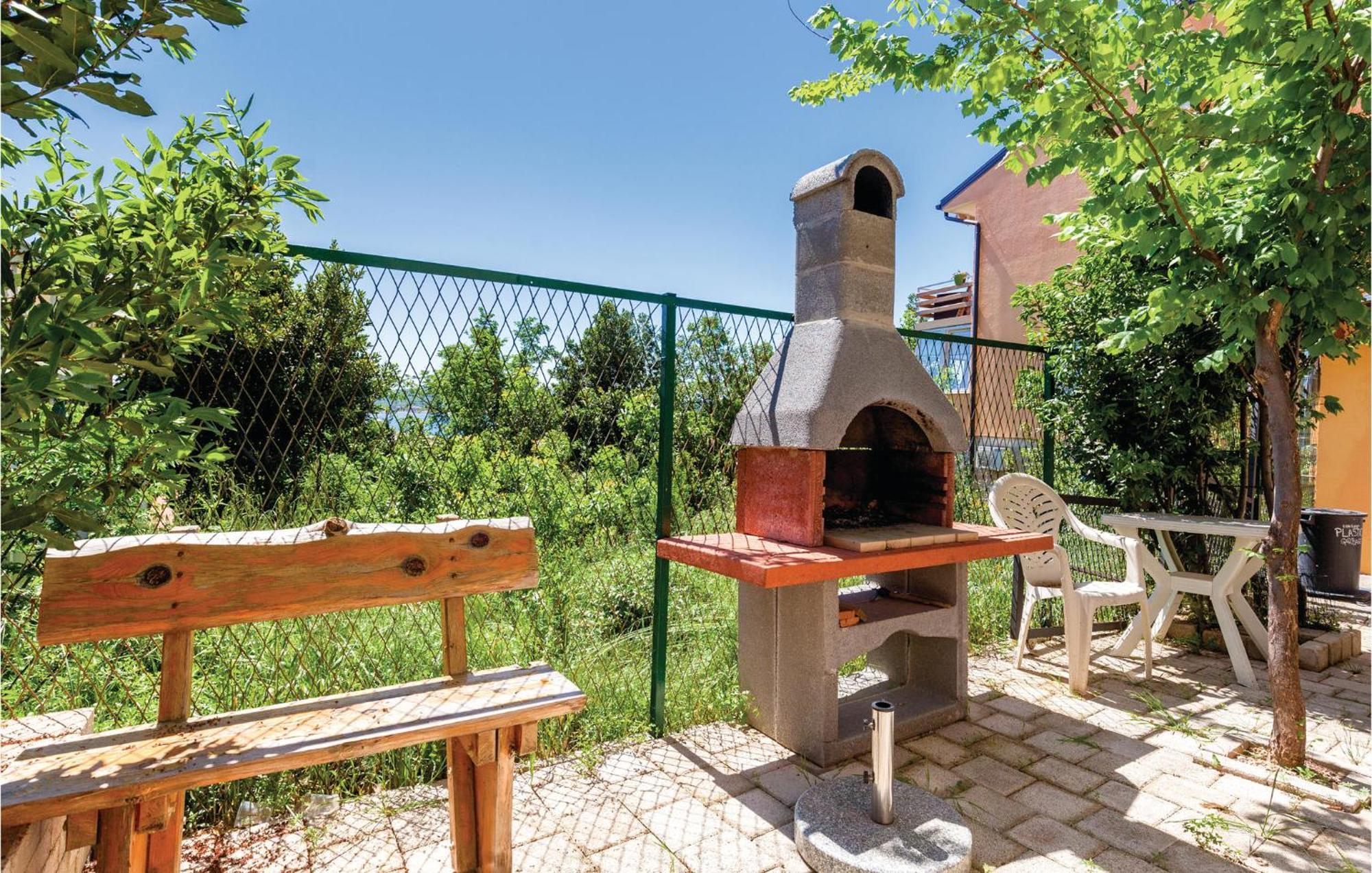 Beautiful Apartment In Crikvenica With Kitchen מראה חיצוני תמונה