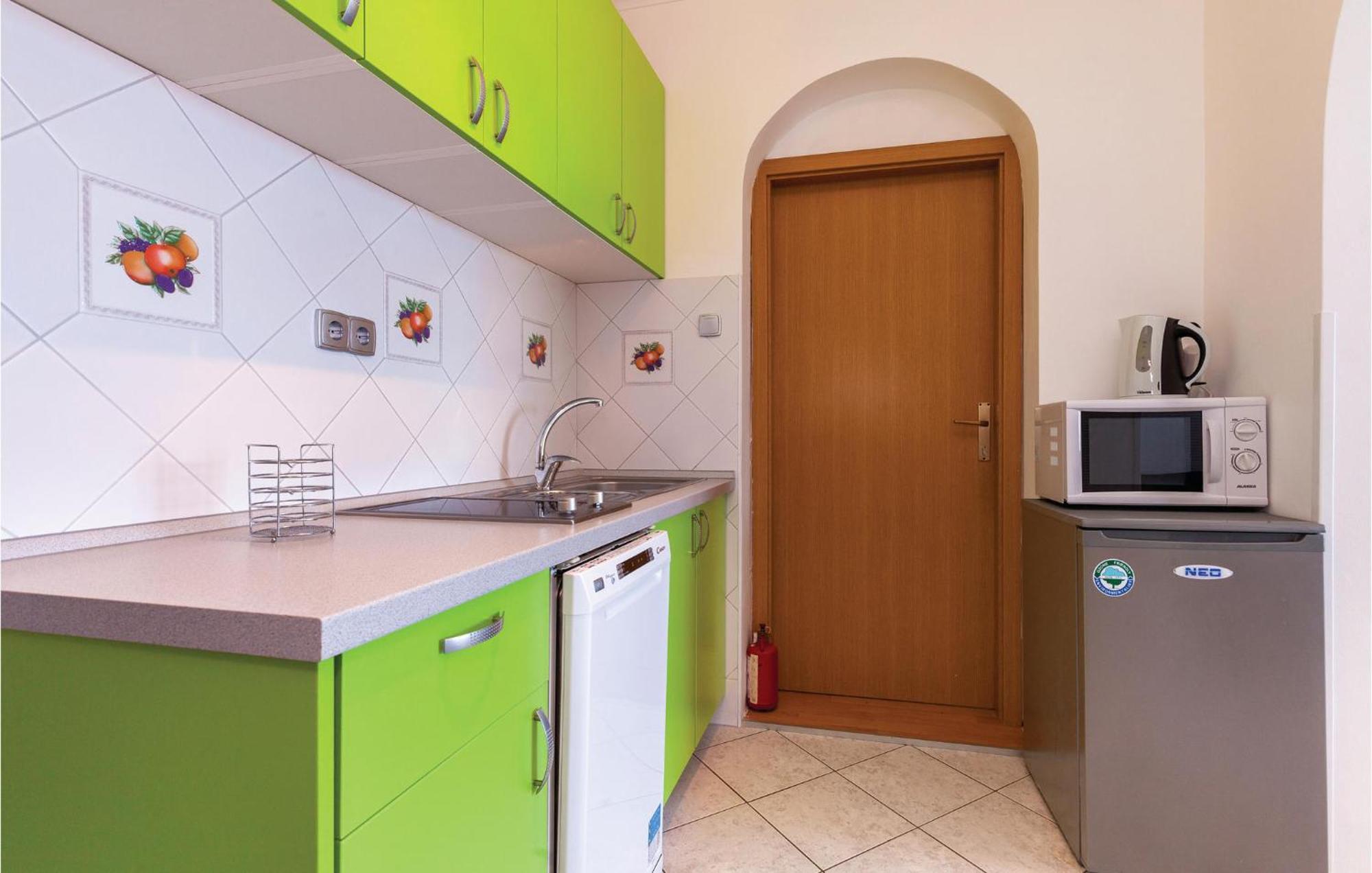 Beautiful Apartment In Crikvenica With Kitchen מראה חיצוני תמונה