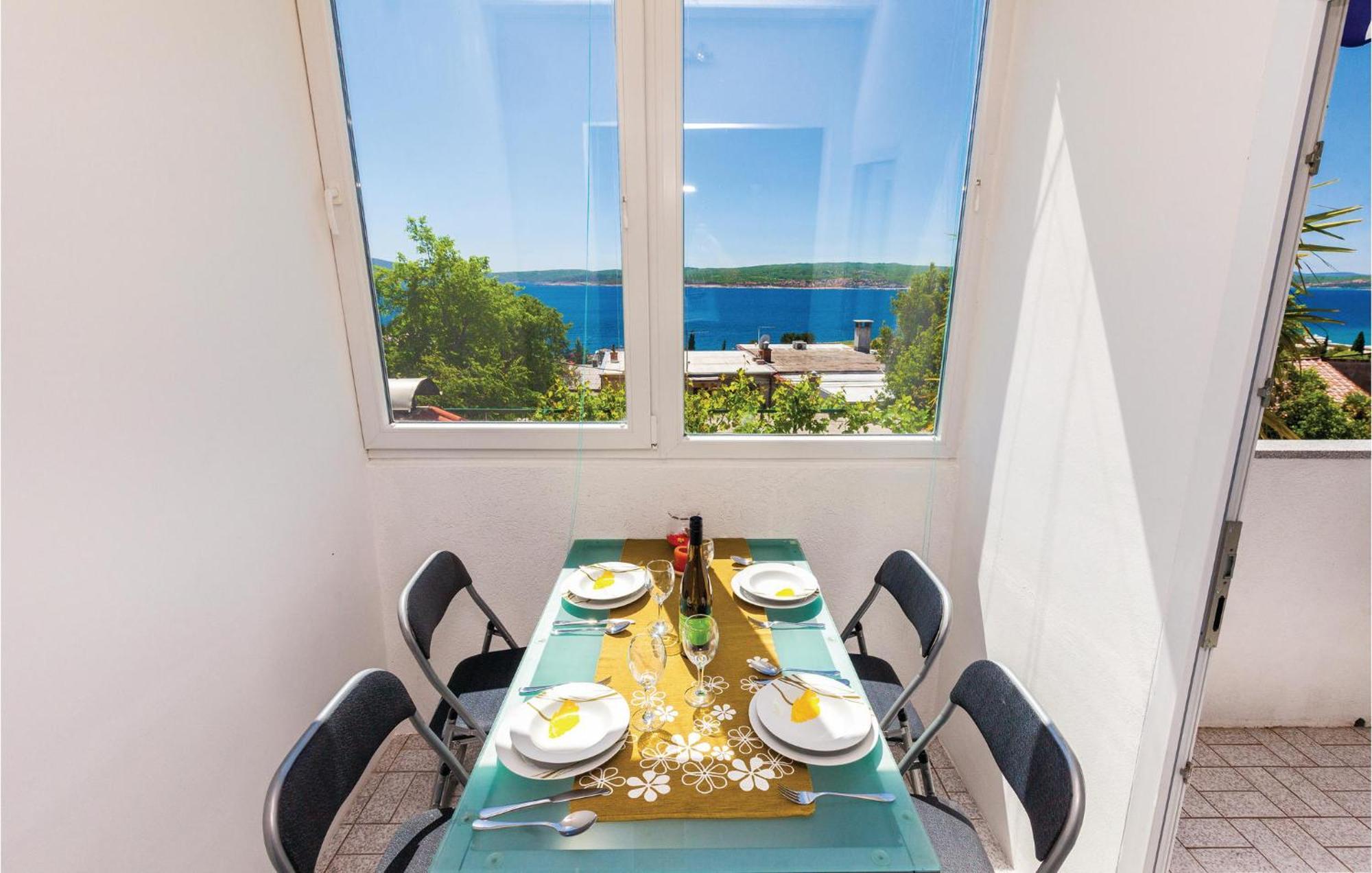 Beautiful Apartment In Crikvenica With Kitchen מראה חיצוני תמונה
