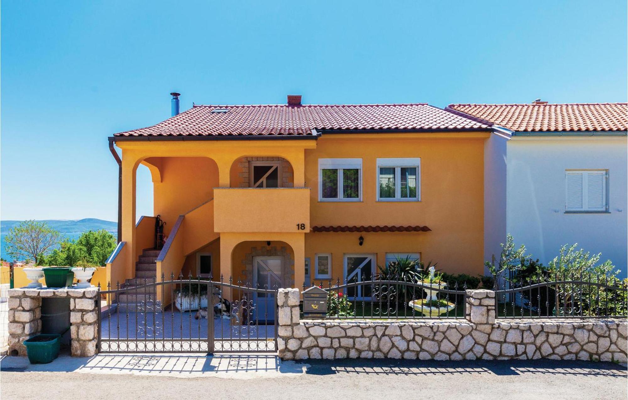 Beautiful Apartment In Crikvenica With Kitchen מראה חיצוני תמונה